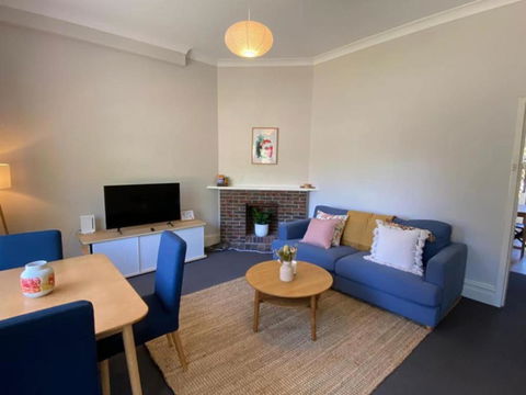 Retro Apt 6 Mins To Victoria Quay - Accommodation Georgetown 3