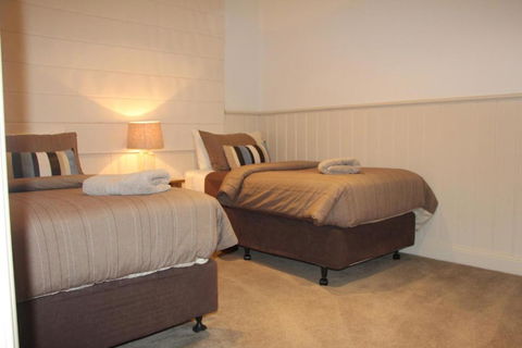 River Rock Cottage Centrally Located And Dog Friendly - Accommodation Georgetown 2