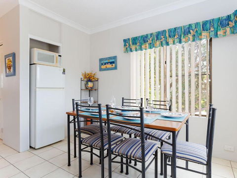 Sailfish, 4,46 Magnus Street- Unit With Water Views And Close To Town - Accommodation Georgetown 2