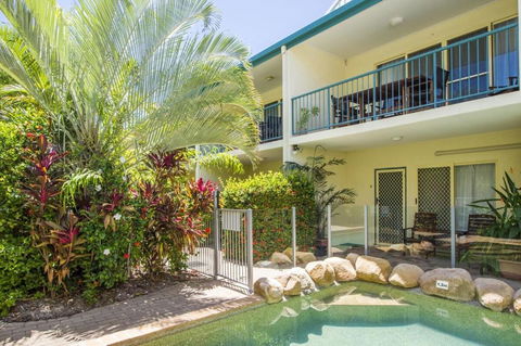 SAILS 9 Beachfront Getaway Horseshoe Bay - Accommodation Georgetown 2