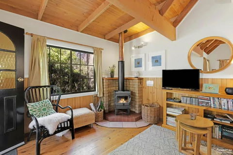 Romantic Tricklebeck Spa Cottage - Accommodation Georgetown 1