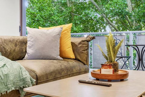 Rooftop 2 Bed Apt With Terrace At Newtown - Accommodation Georgetown 2