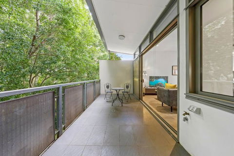Rooftop 2 Bed Apt With Terrace At Newtown - Accommodation Georgetown 3