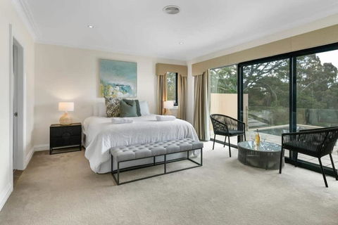 Roselawn Retreat - Pool, Incredible Views, Sleeps 8 - Accommodation Georgetown 2
