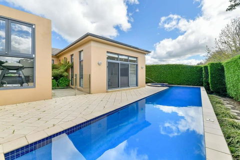 Roselawn Retreat - Pool, Incredible Views, Sleeps 8 - Accommodation Georgetown 3