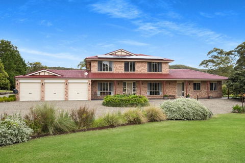 Roxy - A Secluded Luxury Estate Near Berry, Where Serenity Meets Family Comfort - Accommodation Georgetown 1