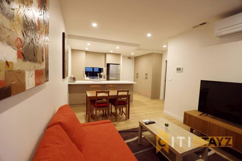 Ruby Red, 1Bd 1Bth Apt - Woden CBD - Accommodation Georgetown 0