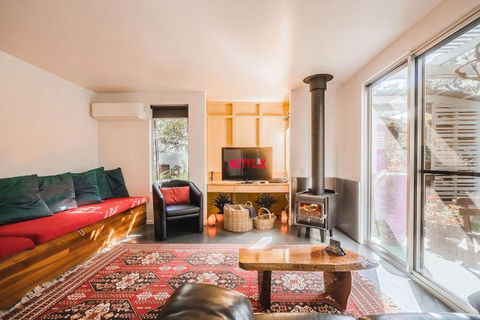 Runawaytomaleny - Accommodation Georgetown 2