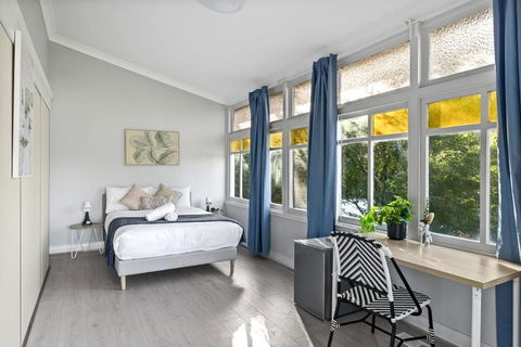 Rustic Grand Double Room - Centrally Located - Accommodation Georgetown 0