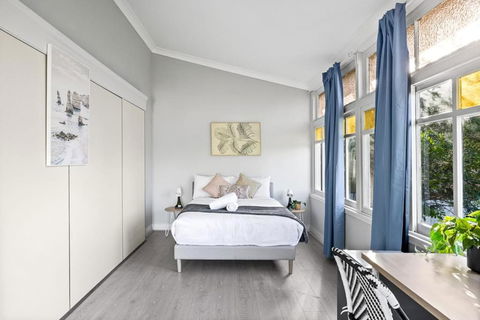 Rustic Grand Double Room - Centrally Located - Accommodation Georgetown 3