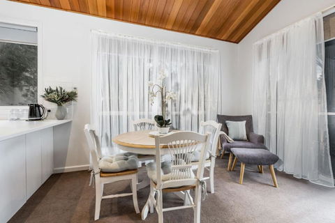 Sails Five Inverloch - Accommodation Georgetown 2