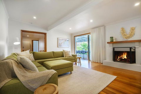Salt Air Beach Retreat - 280m Walk To Foreshore, Check Out 5pm Sunday! - Accommodation Georgetown 0
