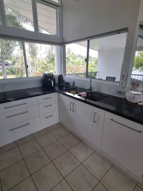 Salt On South - Beachfront Bliss - Accommodation Georgetown 3