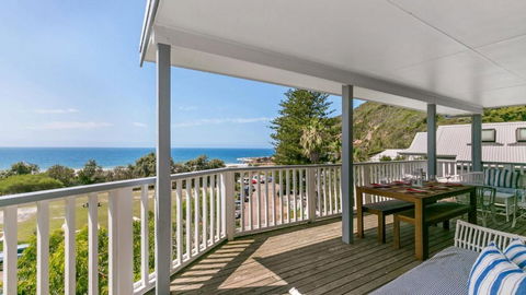 Salty Air Beachside Cottage At Killcare - Accommodation Georgetown 2