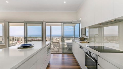 Salty Air Beachside Cottage At Killcare - Accommodation Georgetown 3