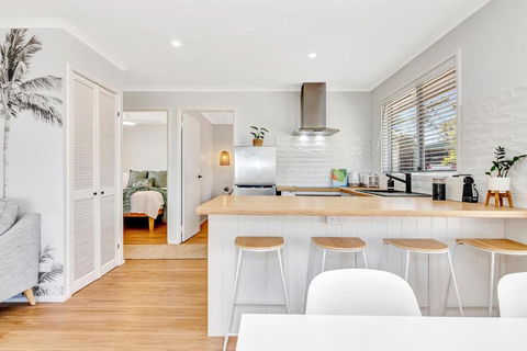 Sanbis Cabin - Hidden Boutique Retreat, Sea Views - Accommodation Georgetown 3