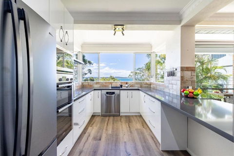 Sanctuary On Dutchies, 18 Gloucester Street - Water Views, Air Conditioning, WiFi And Close To Town - Accommodation Georgetown 3