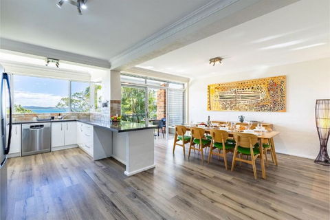 Sanctuary On Dutchies, 18 Gloucester Street - Water Views, Air Conditioning, WiFi And Close To Town - Accommodation Georgetown 2