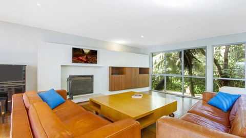 Sand & Sea - Pearl Beach With Pool - Accommodation Georgetown 2