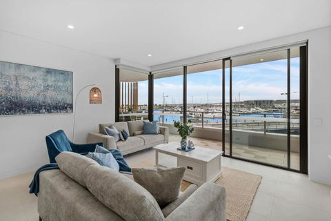 Sailview Escape - A Tranquil Marina Hideaway - Accommodation Georgetown 0
