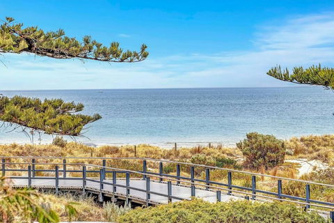 Seacliff Cove - Breezy Beachfront Tranquillity - Accommodation Georgetown 3