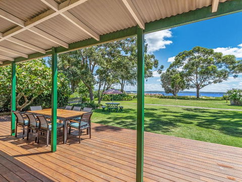 Sandy Shores 18 Corlette Point Road - Accommodation Georgetown 0