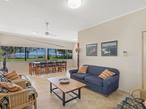 Sandy Shores 18 Corlette Point Road - Accommodation Georgetown 3