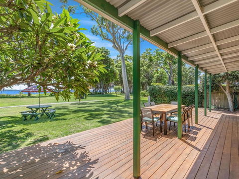 Sandy Shores 18 Corlette Point Road - Accommodation Georgetown 1