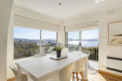 Sandcastle At Sandy Bay Perfect Location Views - Accommodation Georgetown 2