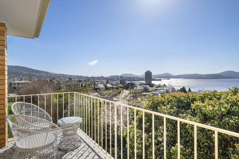 Sandcastle At Sandy Bay Perfect Location Views - Accommodation Georgetown 3