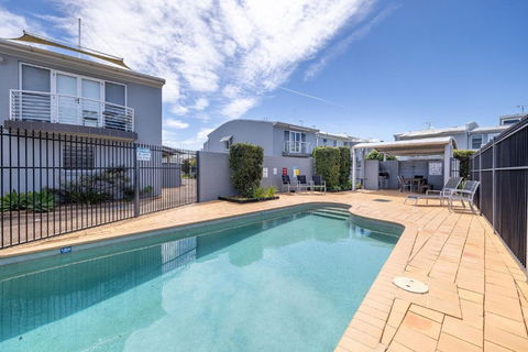 Sandcastles 4 -8 Ala Moana Way - Accommodation Georgetown 0