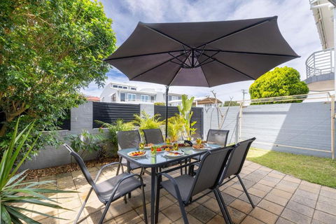 Sandcastles 4 -8 Ala Moana Way - Accommodation Georgetown 3