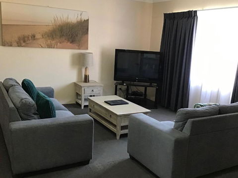 Sandcastles Holiday Apartments - Accommodation Georgetown 3