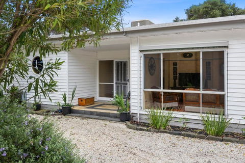 SANDY ANN At Lonnie - Accommodation Georgetown 1