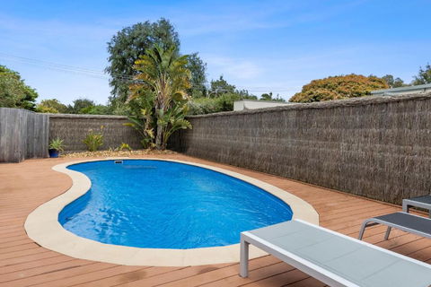 SANDY ANN At Lonnie - Accommodation Georgetown 0