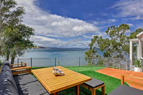 Sandy Bay Beachfront Oasis Direct Beach Access - Accommodation Georgetown 0
