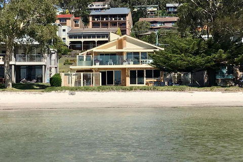 Sandy Beach House Corlette Unit 1 Waterfront WI-FI Aircon - Accommodation Georgetown 0