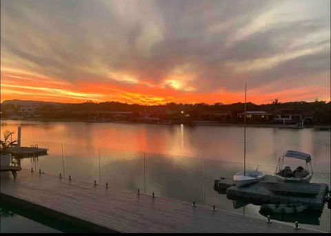 Sandy Toes & Sunsets On The Creek In Palm Beach, QLD! - Accommodation Georgetown 1