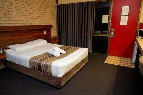 Sarina Motor Inn - Accommodation Georgetown 1