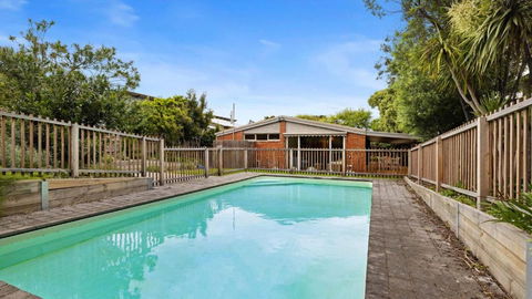 Sea Breeze Pool Oasis - Accommodation Georgetown 0