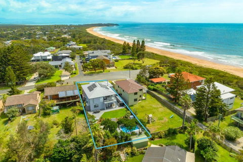 Sea La Vie - Pet Friendly With Fireplace And Swimming Pool & Spa - Accommodation Georgetown 3