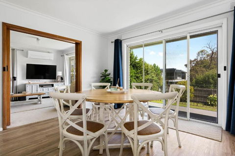 Sea View Cottage Wifi And Linen Included Inverloch - Accommodation Georgetown 3