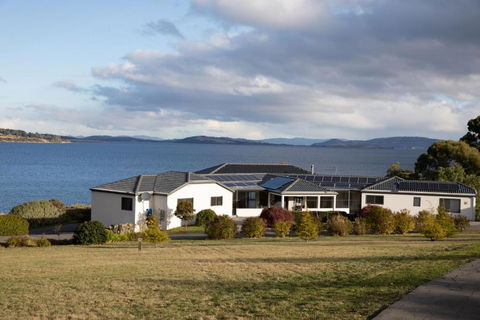 Sea View Guest House - Accommodation Georgetown 0
