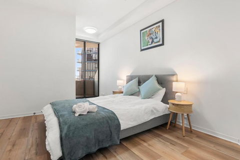 Sea View, Gym & Pool, 2 Bedrooms 2 Bathrooms - Accommodation Georgetown 3