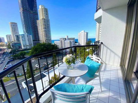 Sea Views, 150 Mtrs To Surfers Beach, Ideal Location For Surfers Paradise - Accommodation Georgetown 0