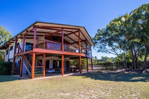Seabreeze - 5 BR - 1 Min To Beach - Accommodation Georgetown 1
