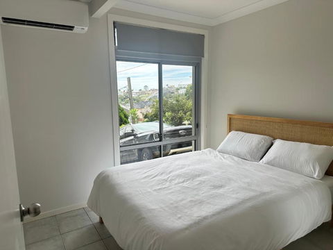Seabreeze Escape - Ocean Views, Walk To Terrigal - Accommodation Georgetown 1