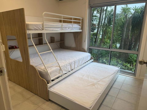 Seabreeze Escape - Ocean Views, Walk To Terrigal - Accommodation Georgetown 3