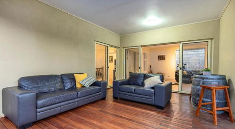 Seabreeze - Minutes From The Beach - Accommodation Georgetown 2