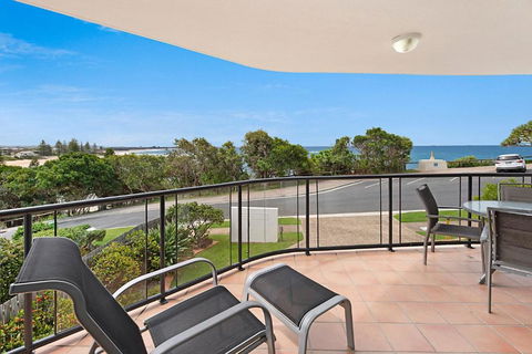 Seacrest Unit 2 Moffat Beach QLD - Accommodation Georgetown 2